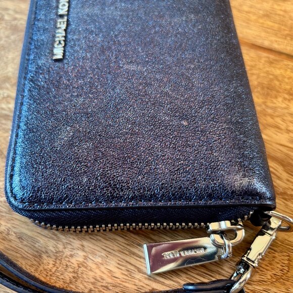 Michael Kors Navy Glitter Multifunction Phone Case, Wallet and Wrislet - Picture 7 of 16